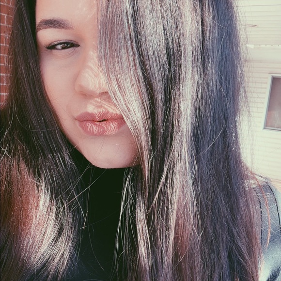 Meet your Posher, Avery - Picture 1 of 1